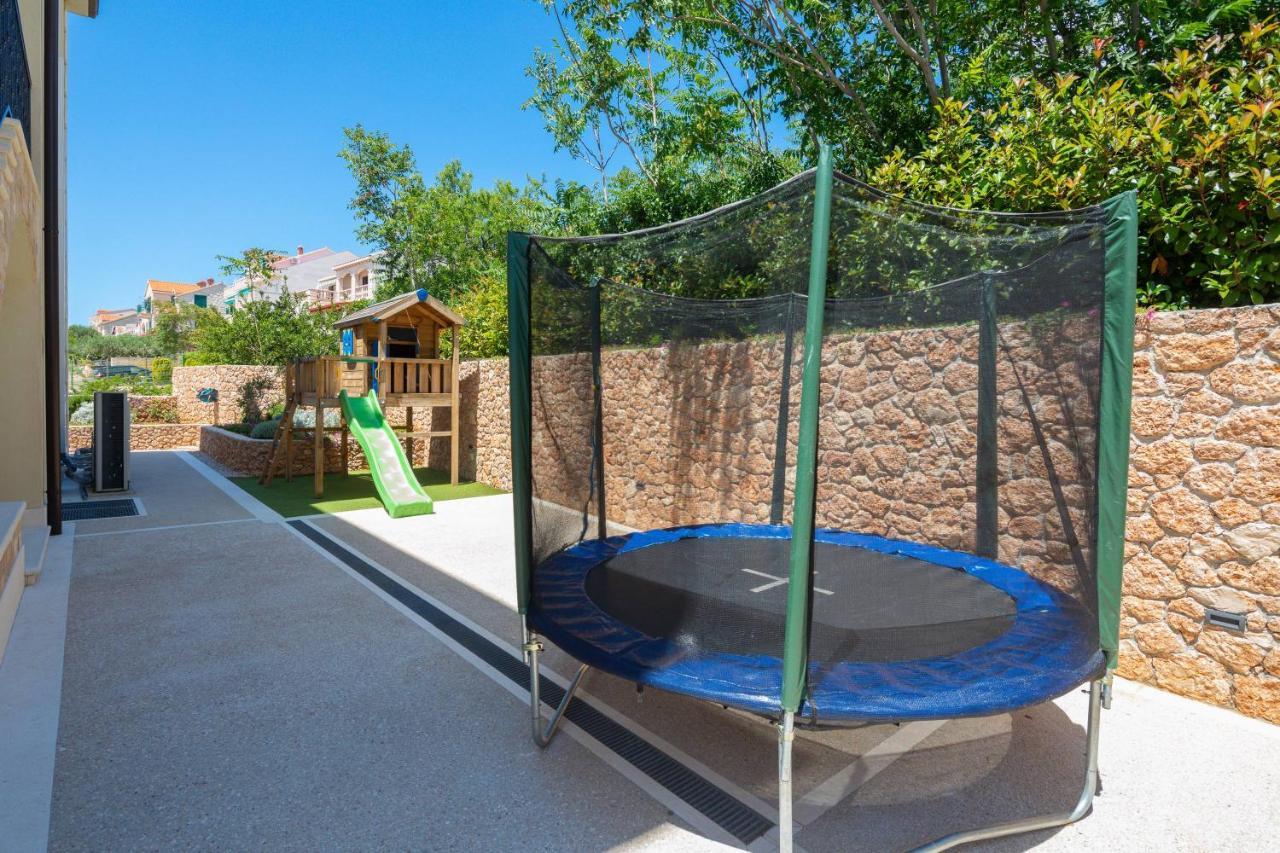 Apartments Valentina Bol Exterior photo